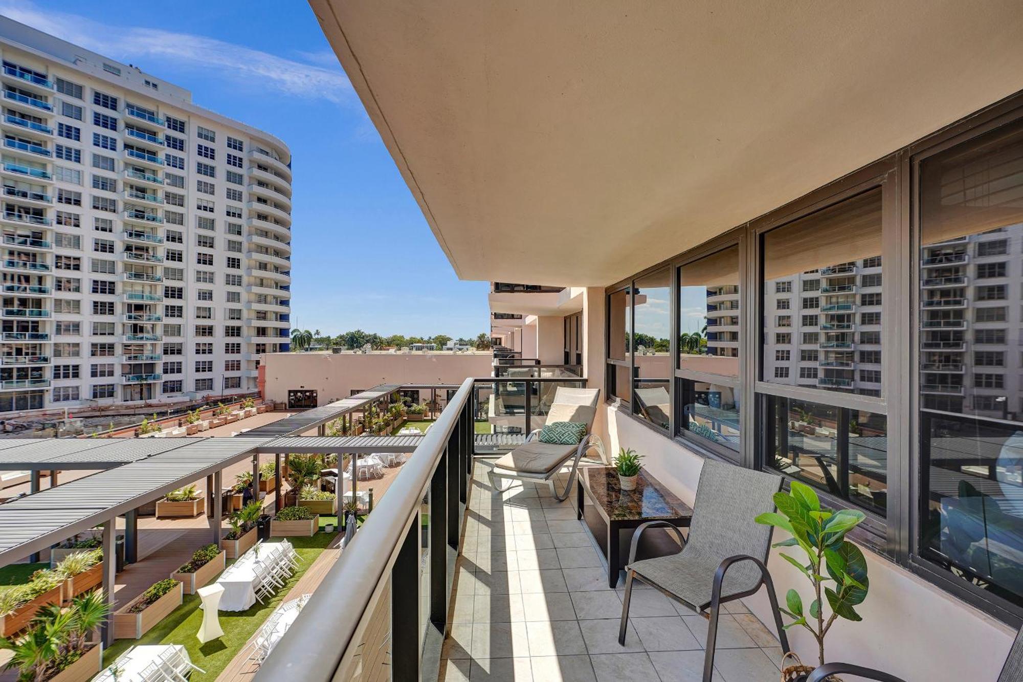 Beachside With Amenities, Including Pools, Gym, And Bathtub 503 Apartment *