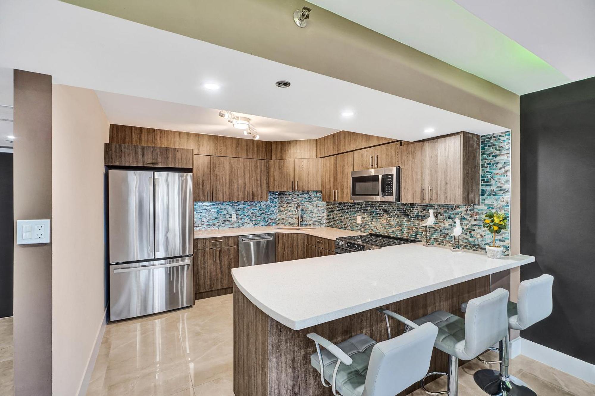 Apartment Beachside With Amenities, Including Pools, Gym, And Bathtub 503 Miami Beach