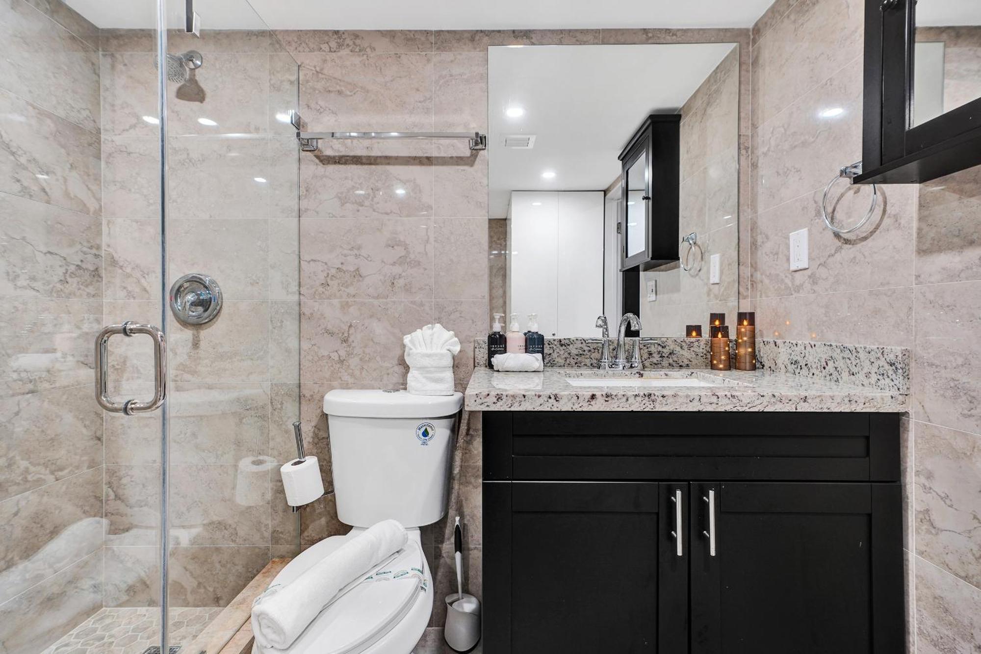 Beachside With Amenities, Including Pools, Gym, And Bathtub 503 Apartment Miami Beach