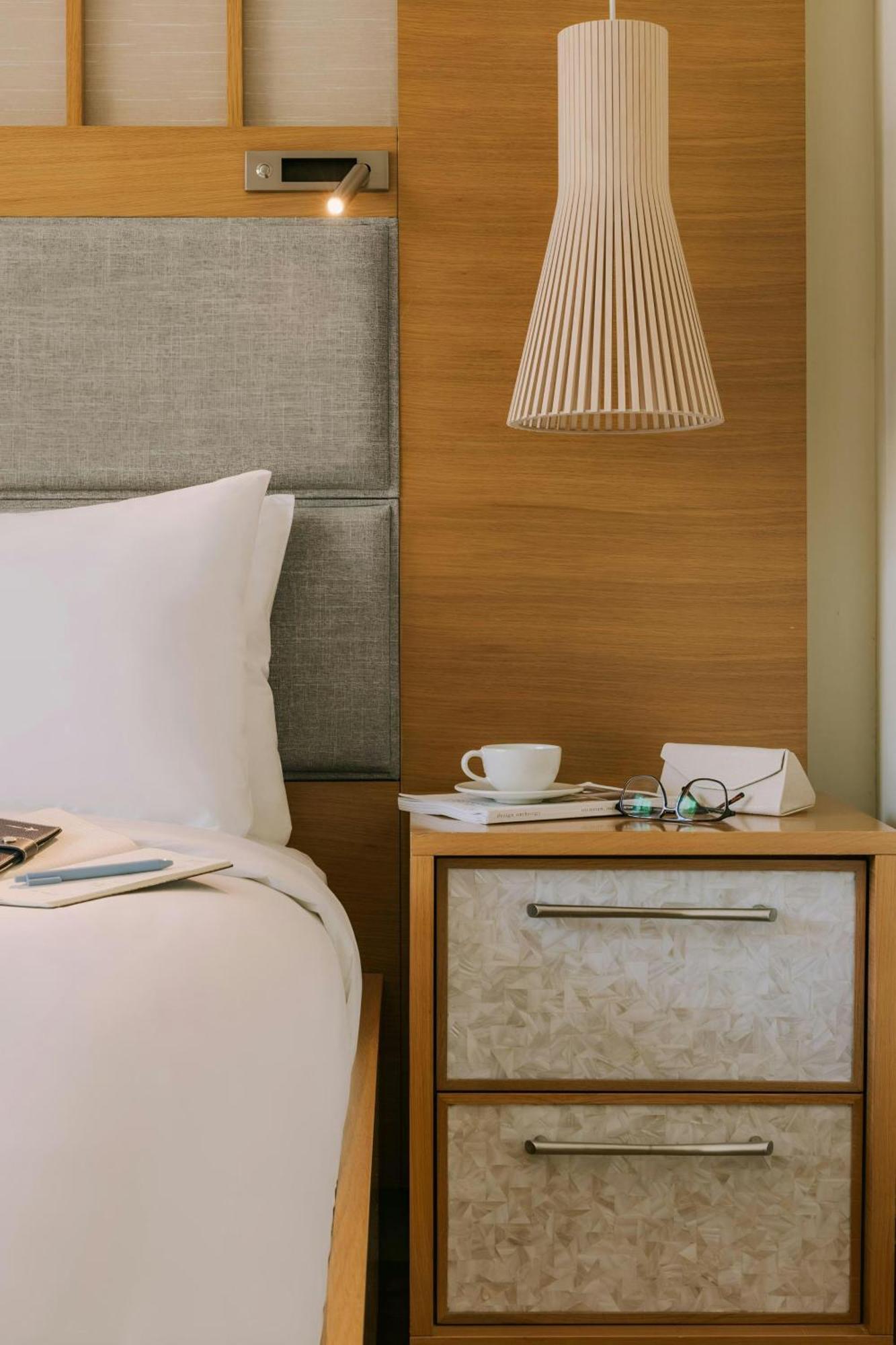 Sonder The Abbey Hotel Miami Beach