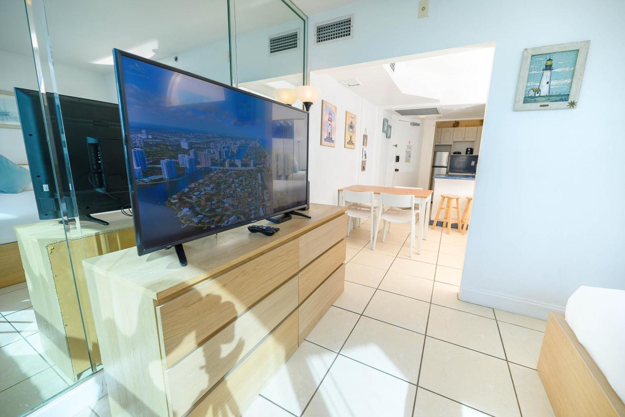 Apartment Seastays-beachfront