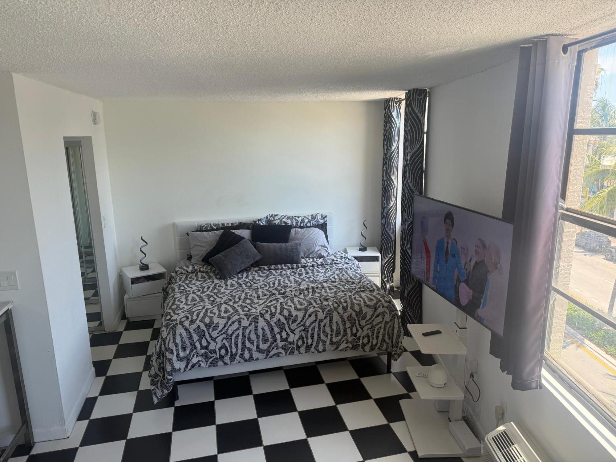 Large Location In South Beach! Apartment *