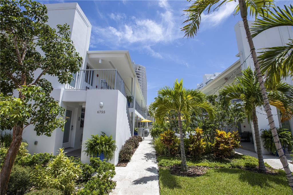 Waterside And Hotel 3*