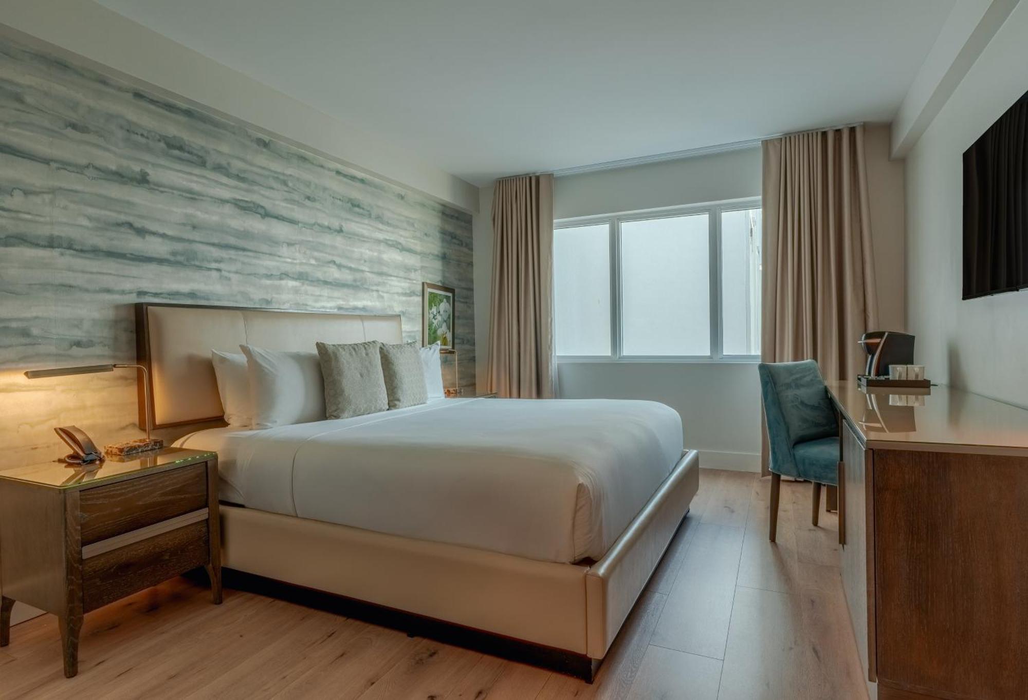 Hotel Iberostar Waves Miami 4*
