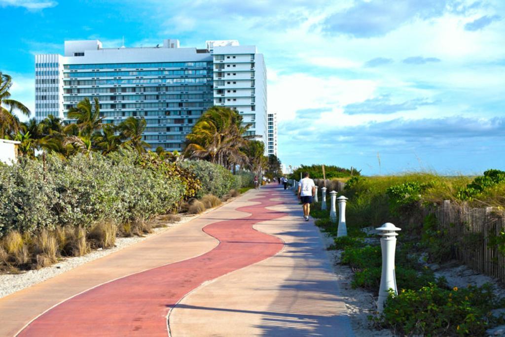 Resort Deauville Beach Miami Beach