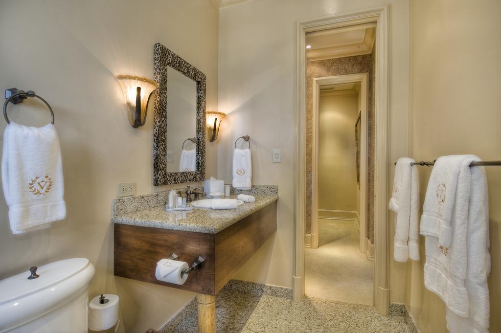 Villazzo Contenta Miami
