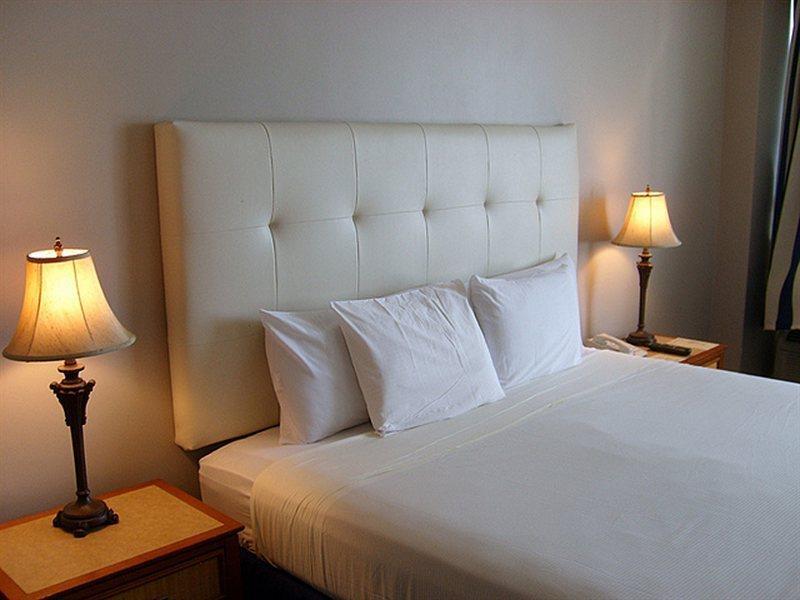 Resort Deauville Beach Miami Beach