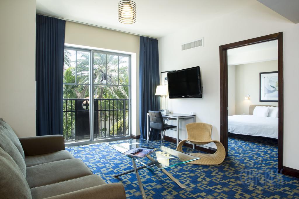 Hotel Congress Suites At The Strand 3*