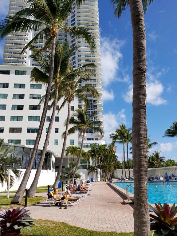 Suncoast Iii Apartment Miami Beach