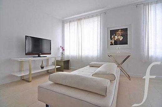 First Sofi Apartment *