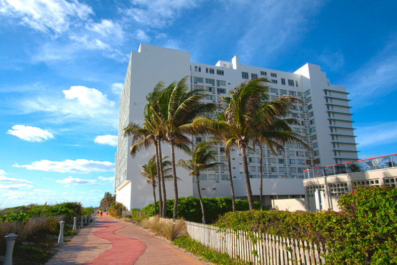 Deauville Beach Resort 3*