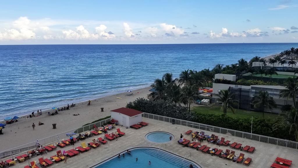 Apartment Oceanfront With Balcony Sunny Isles - Spectacular!
