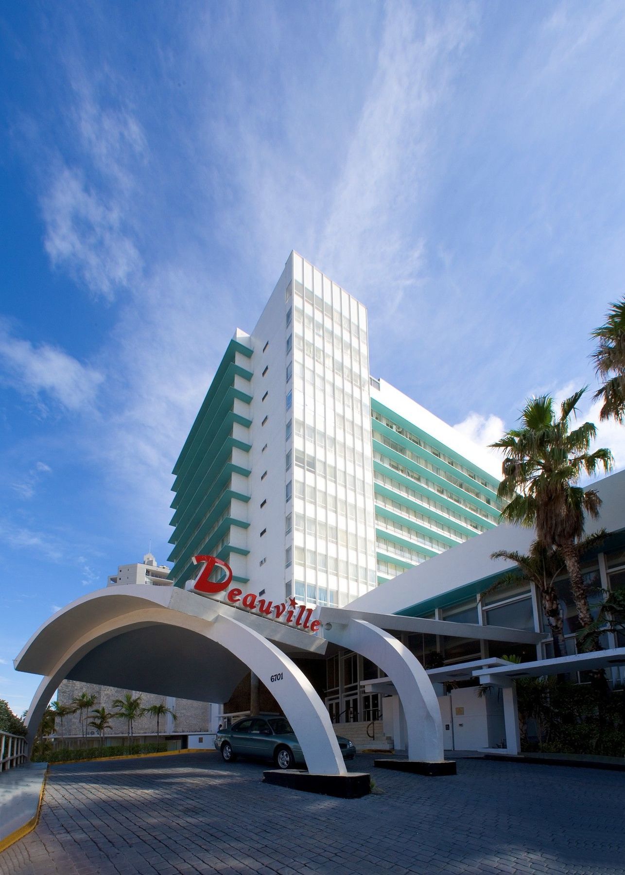 Deauville Beach Resort 3*
