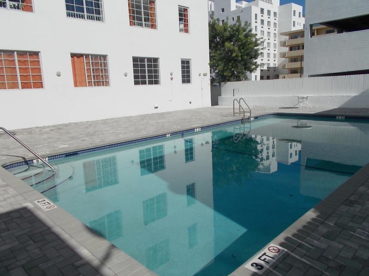 A Block From The Beach- Miami Beach Apartment Miami Beach