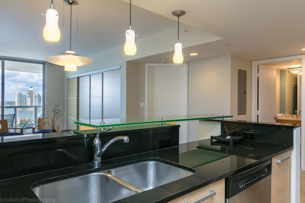 Ocean View Sunny Isles 2 Bedroom At Marenas 19th *