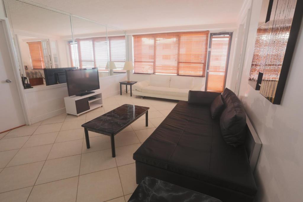 The Alexander Beach Residences Aparthotel