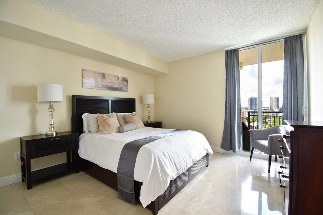 Beautiful Asian Retreat 2bd 2bth Min To