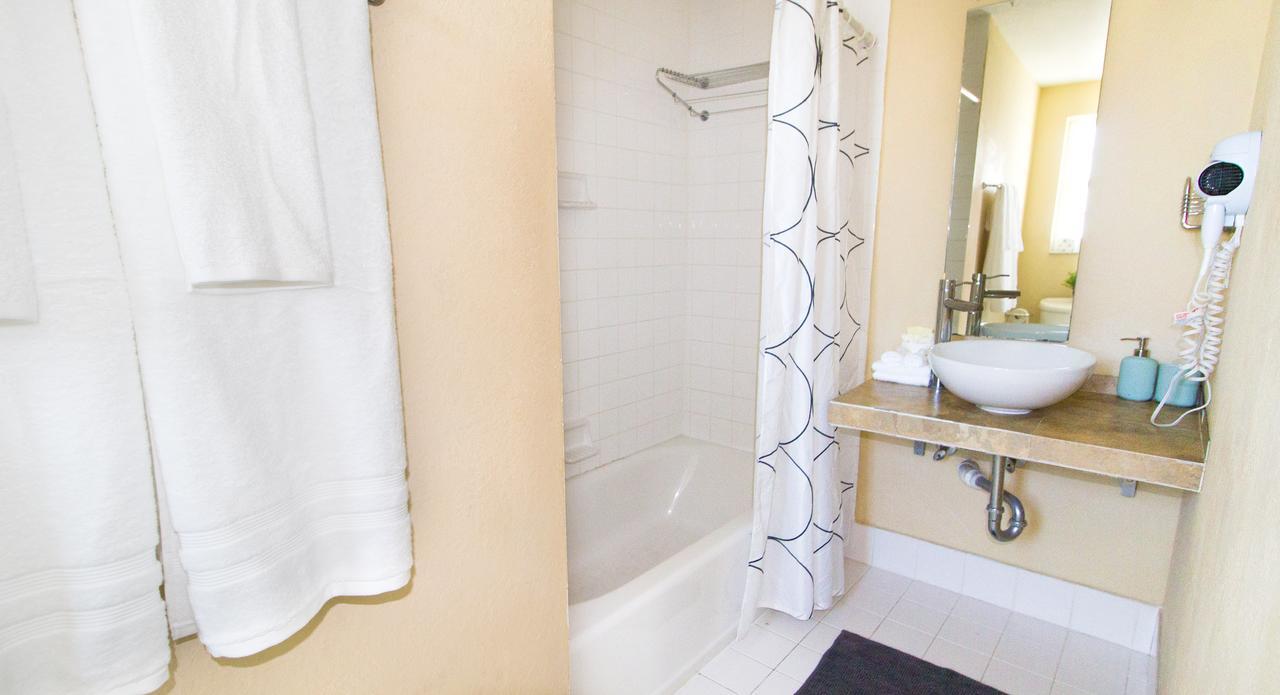 Ocean Spray Apartment