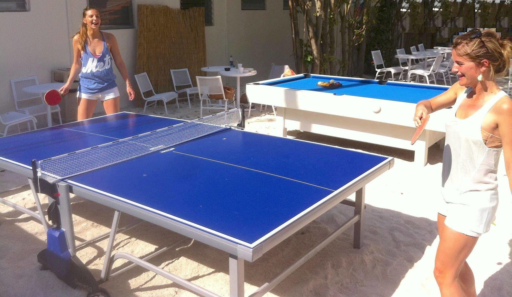 Bikini Hostel, Cafe&beer Garden * Miami Beach