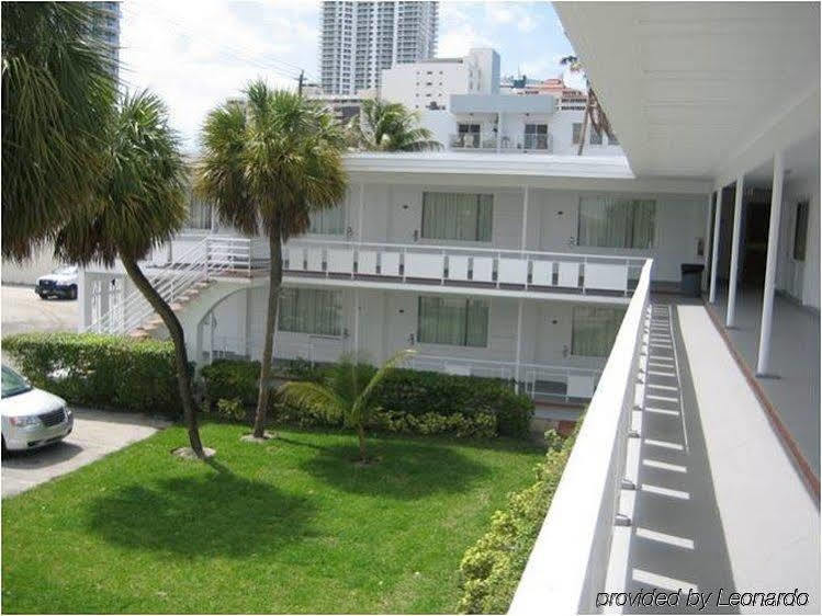 Collins Hotel Miami Beach