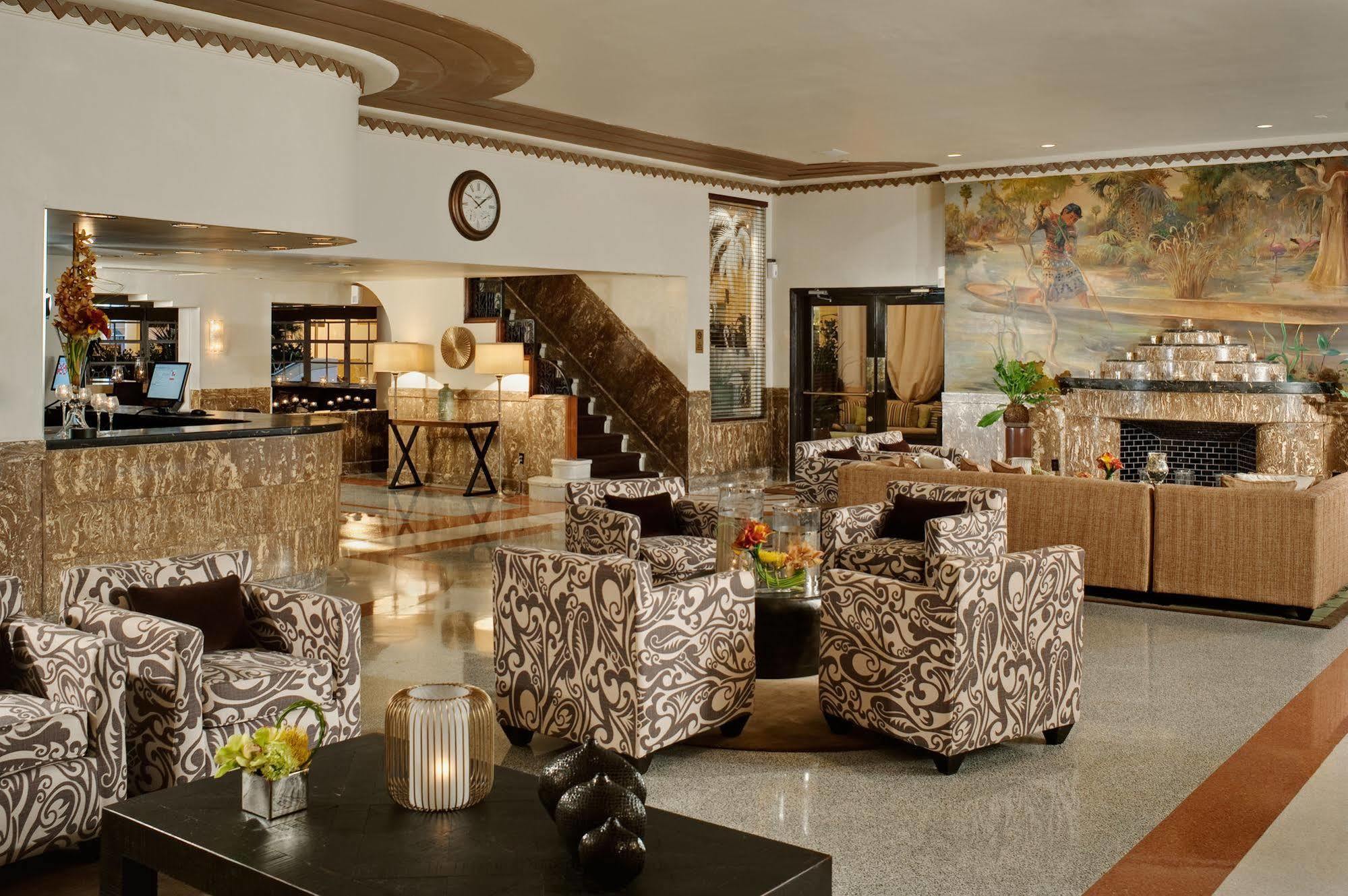Essex House Hotel 4*