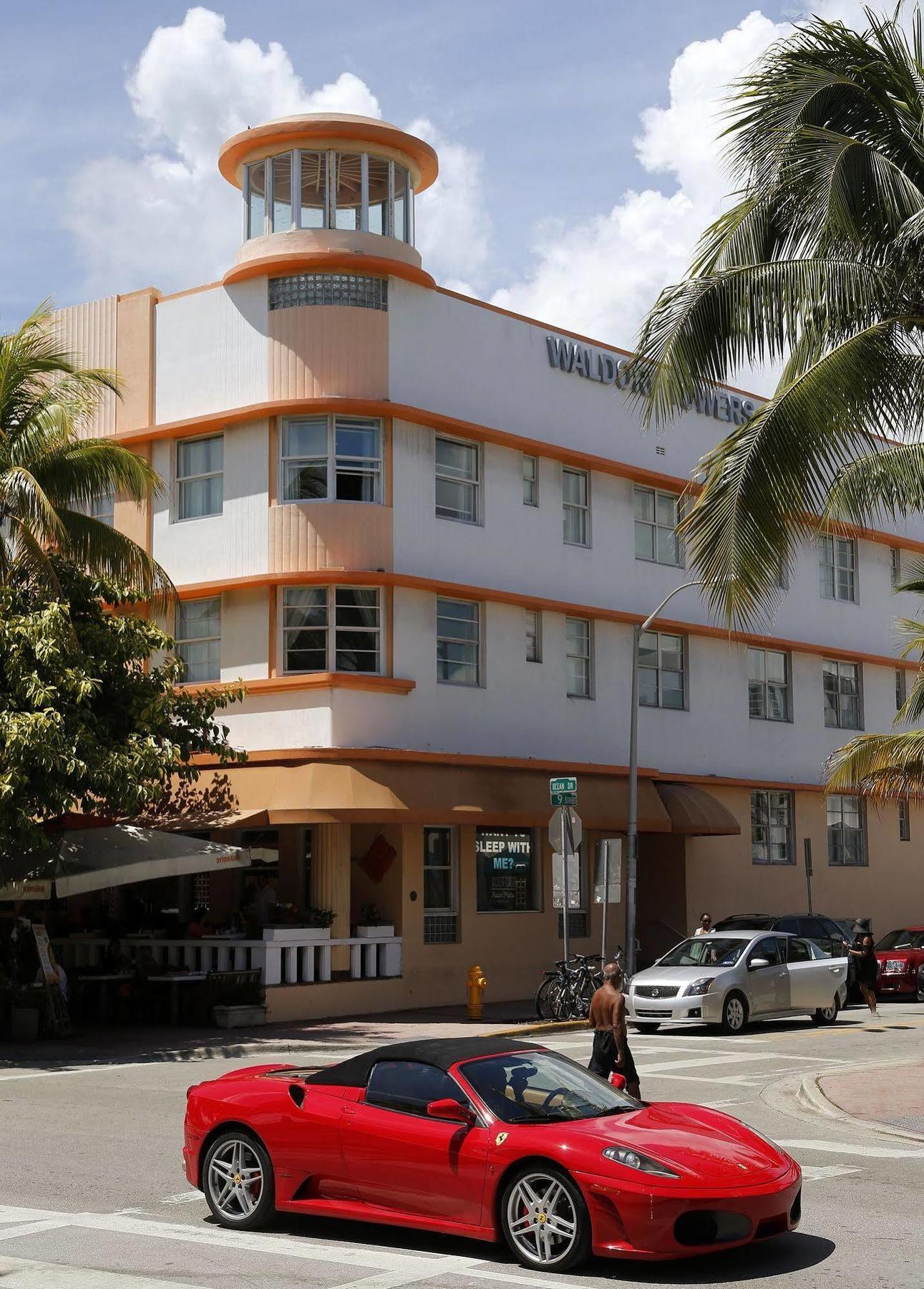 Hotel Waldorf Towers South Beach 3*