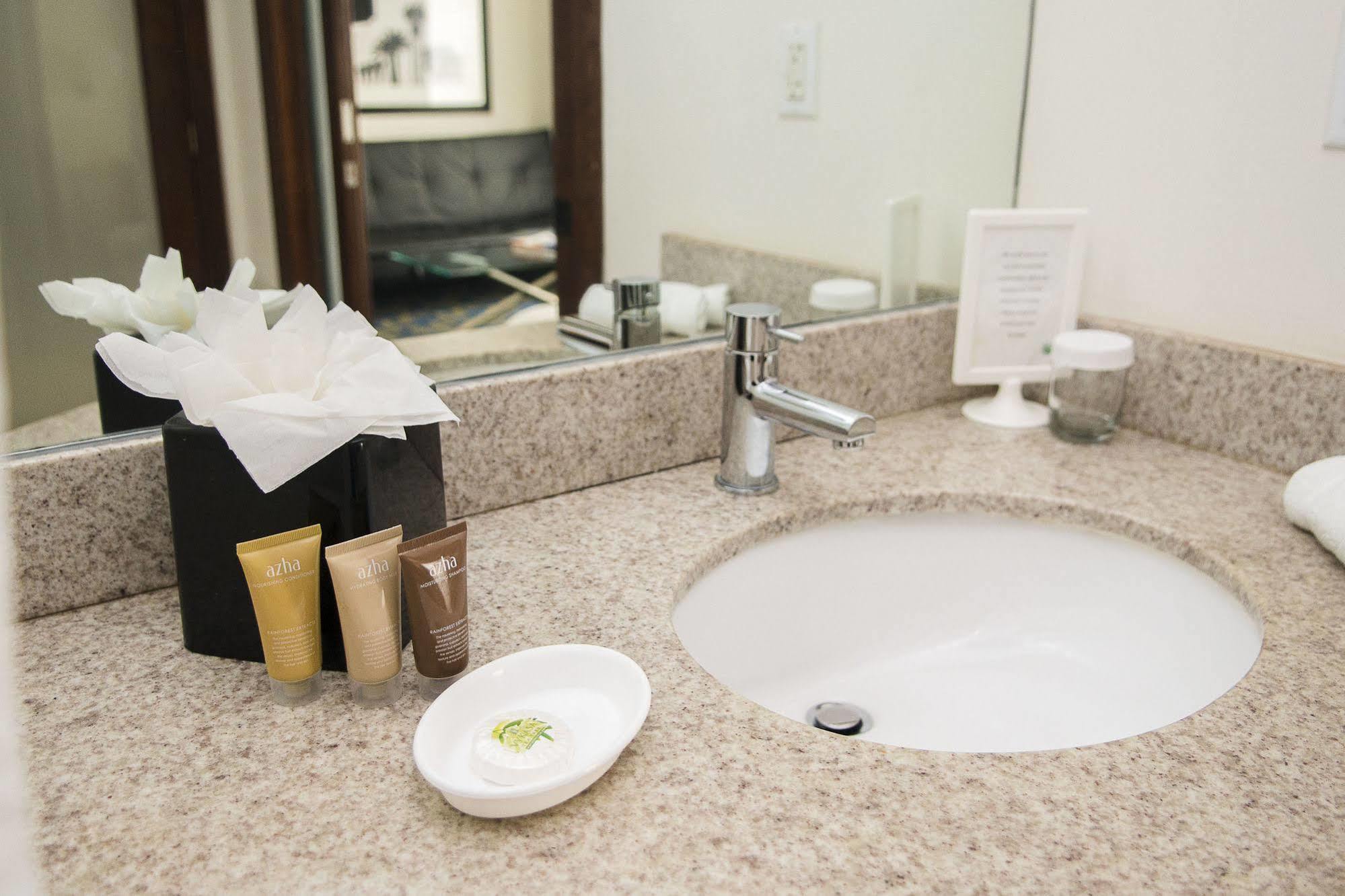 Congress Suites At The Strand Hotel 3*