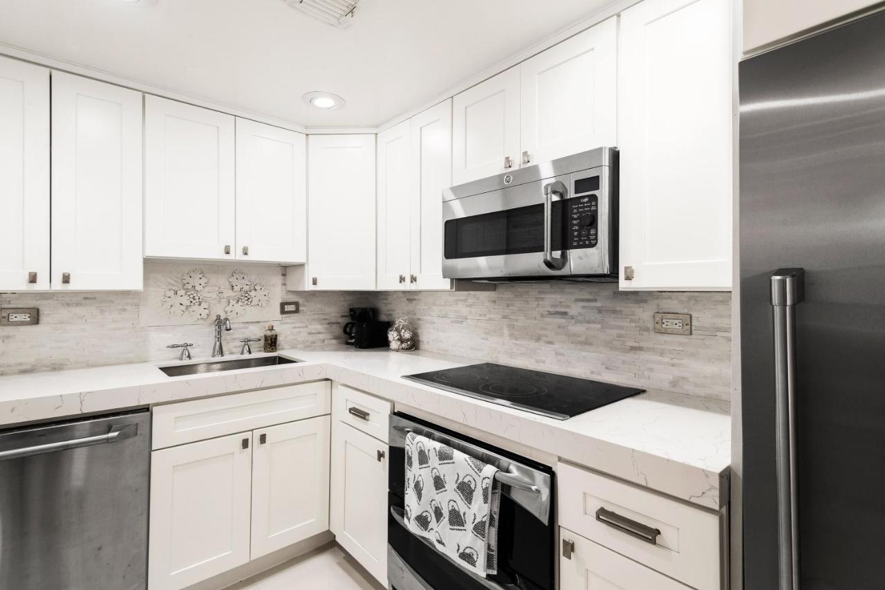 Apartment Two Bedroom Two Bath 2 Block To Beach