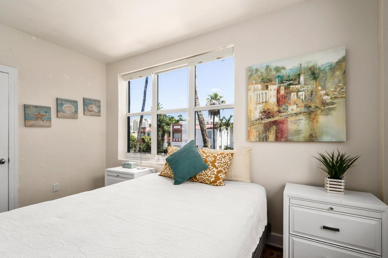 Two Bedroom Two Bath 2 Block To Beach * Miami Beach