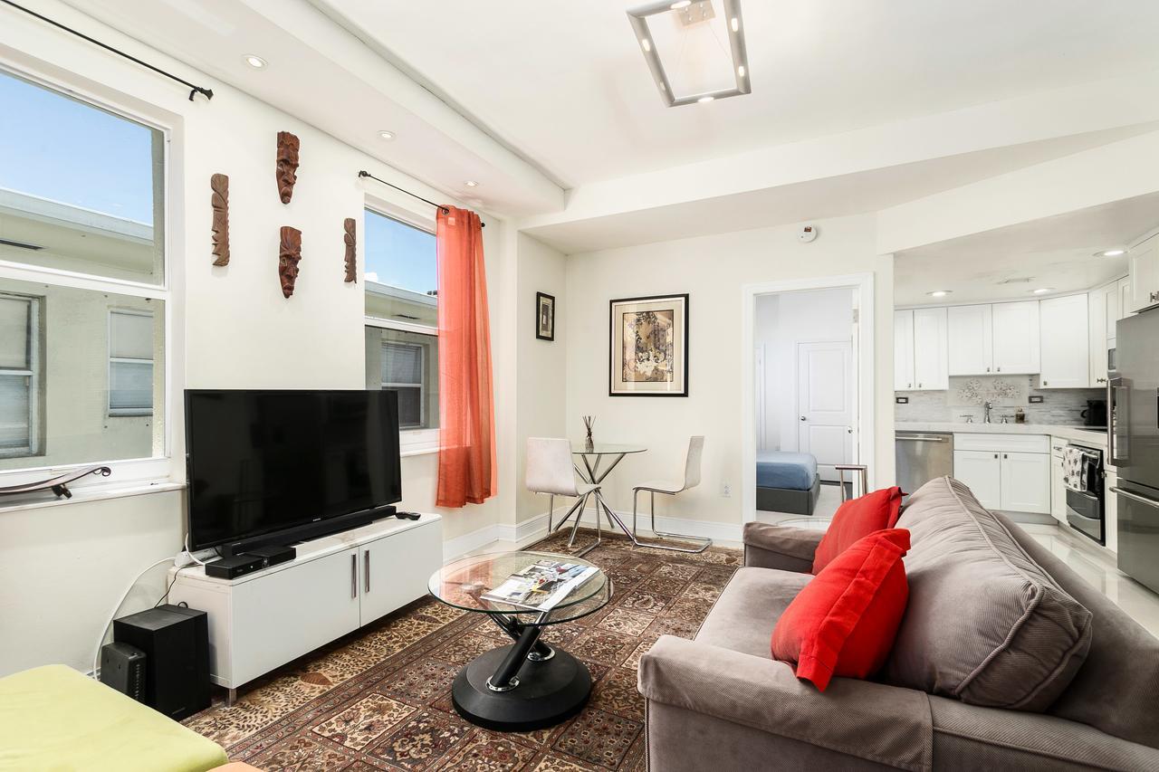 Two Bedroom Two Bath 2 Block To Beach * Miami Beach