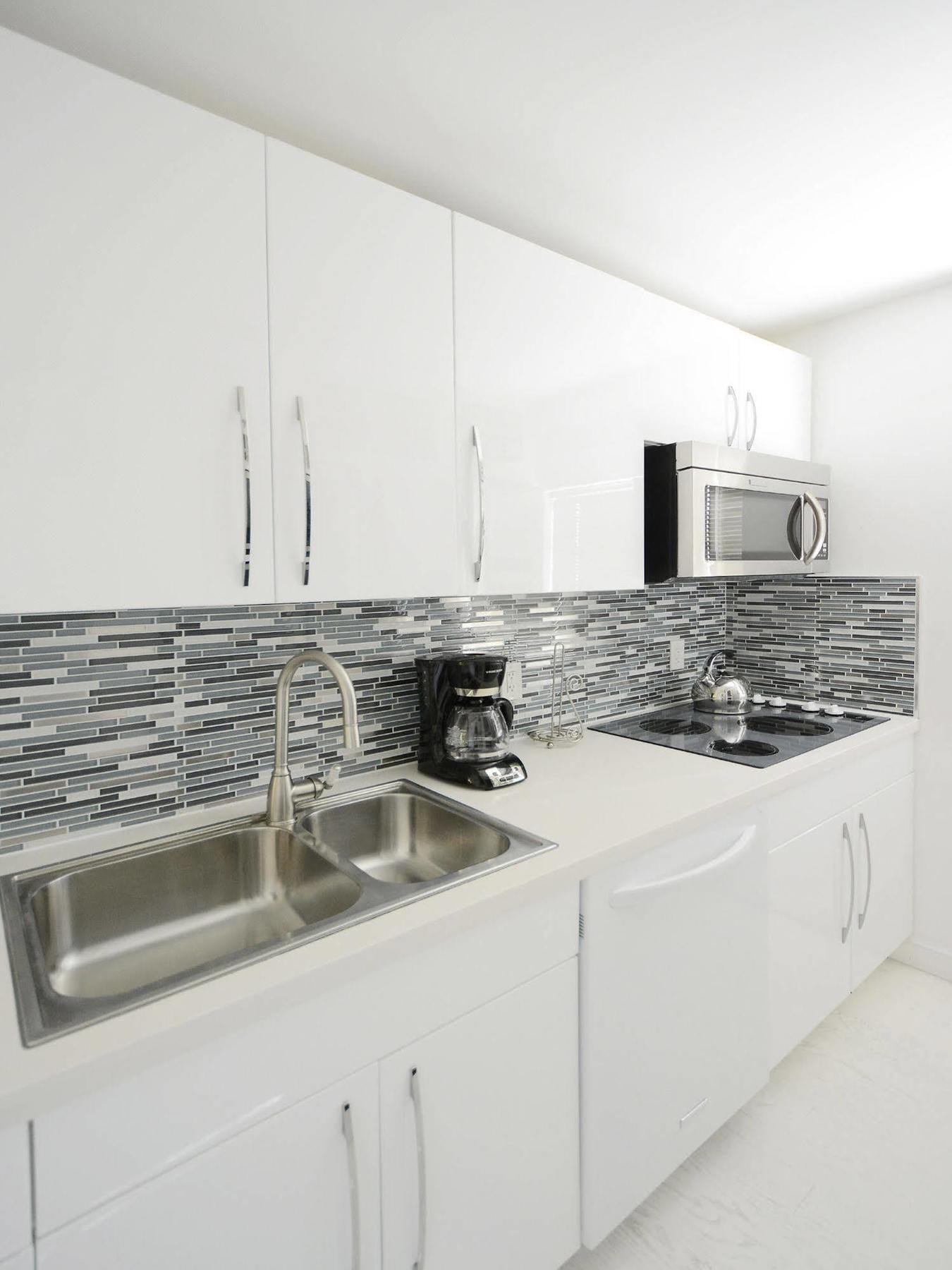 Sunrise Court Apartment *