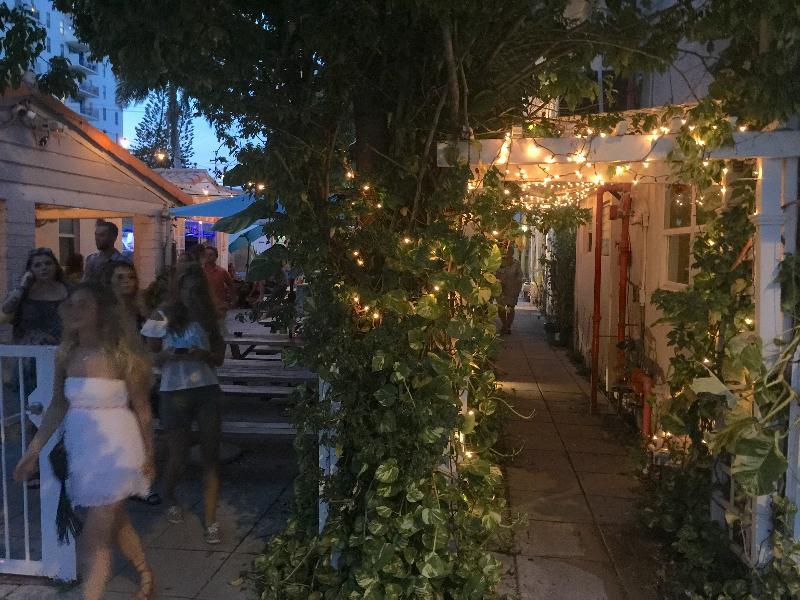 Bikini Hostel, Cafe&beer Garden Hostel Miami Beach