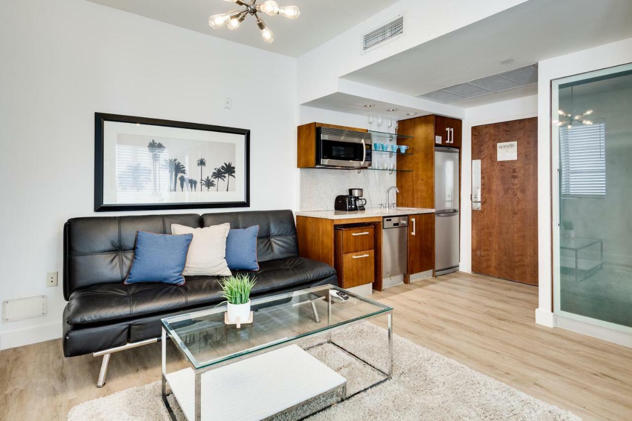 Congress Suites At The Strand