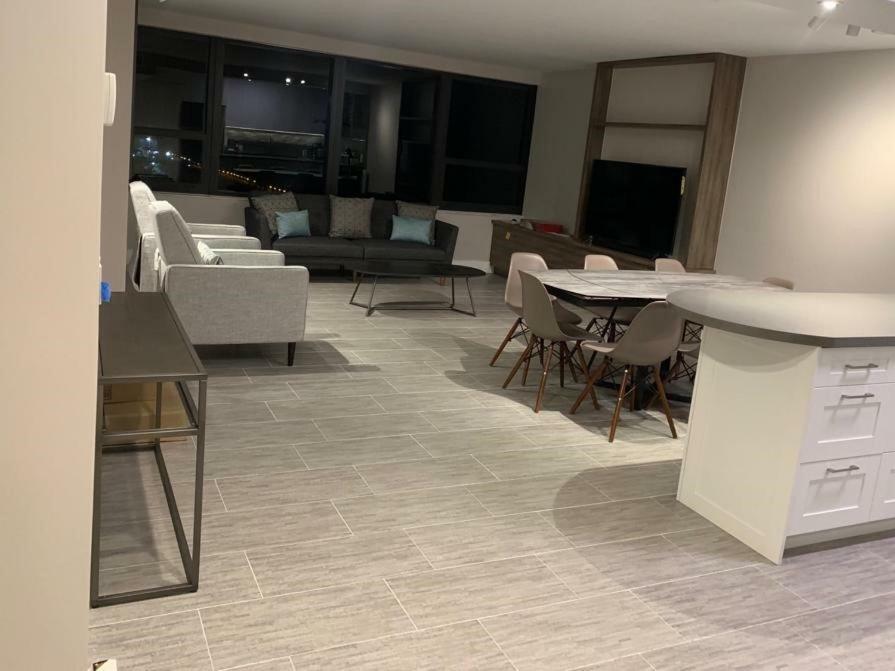 Apartment Beachfront Suites *