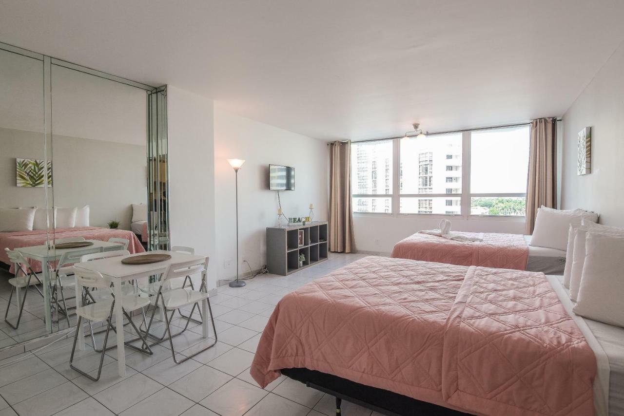 Aparthotel Castle Beach Suites By Vacation Media
