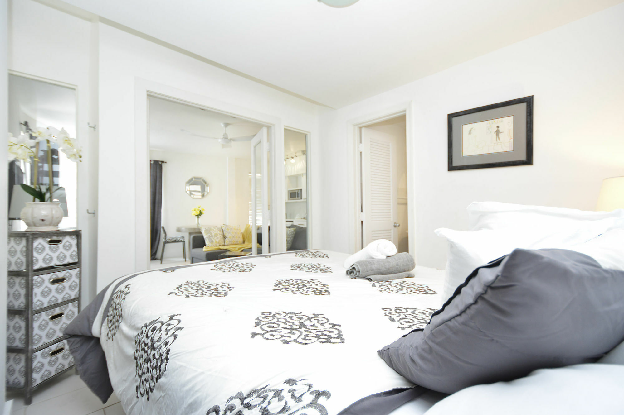 Sunrise Court Apartment Miami Beach