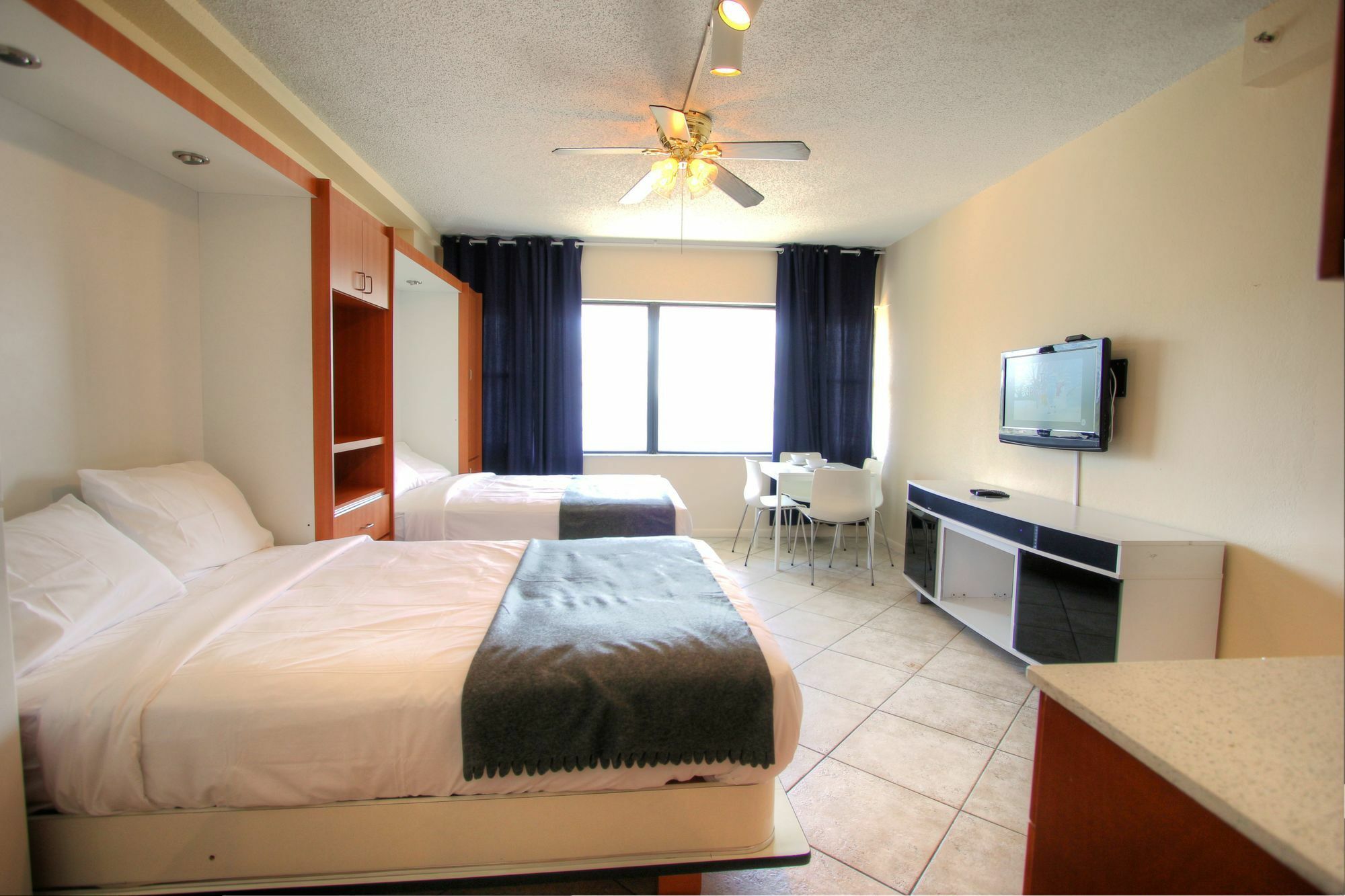 Private Apartments At The Casablanca 3* Miami Beach