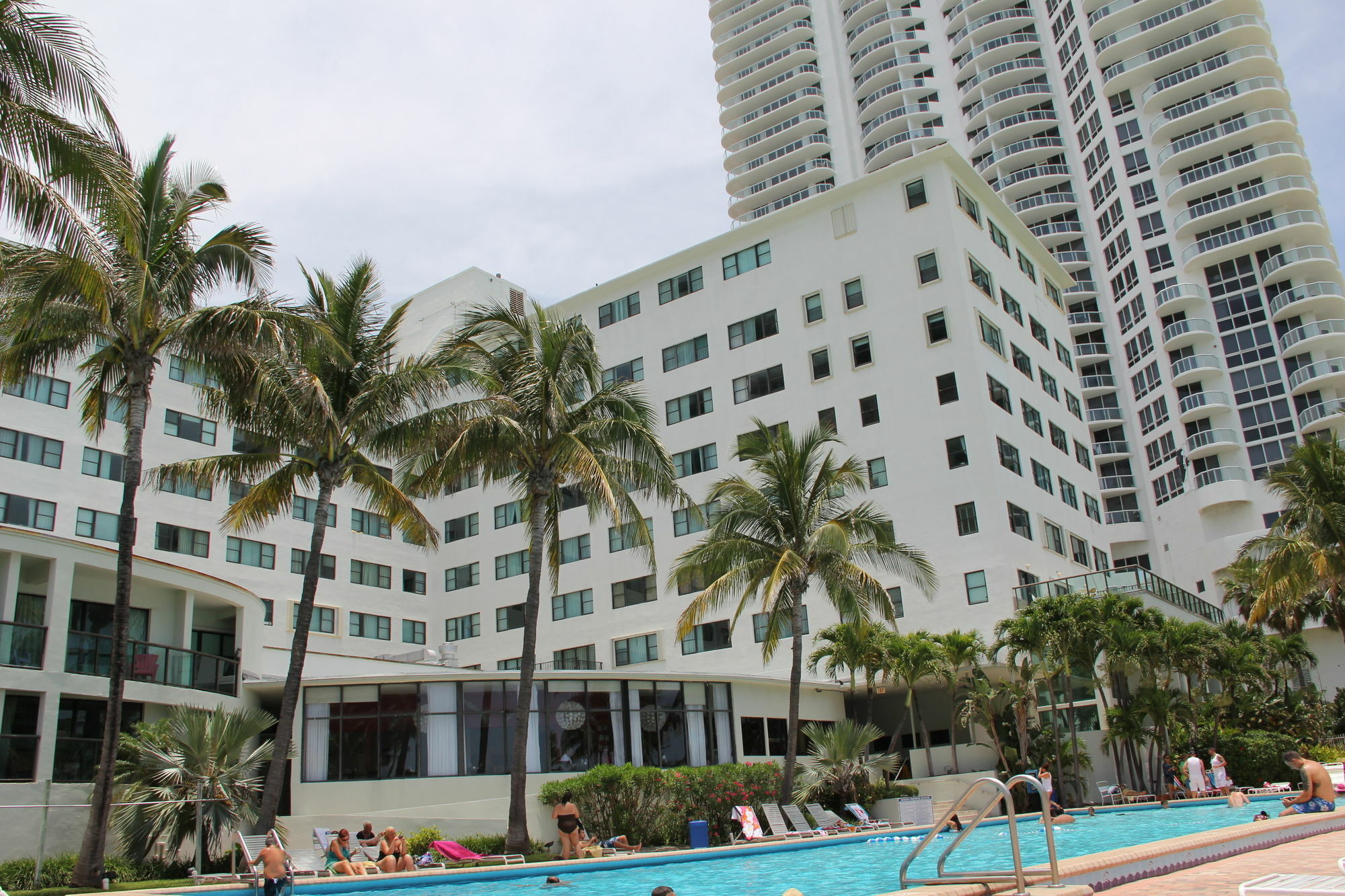 Private Apartments At The Casablanca Hotel Miami Beach