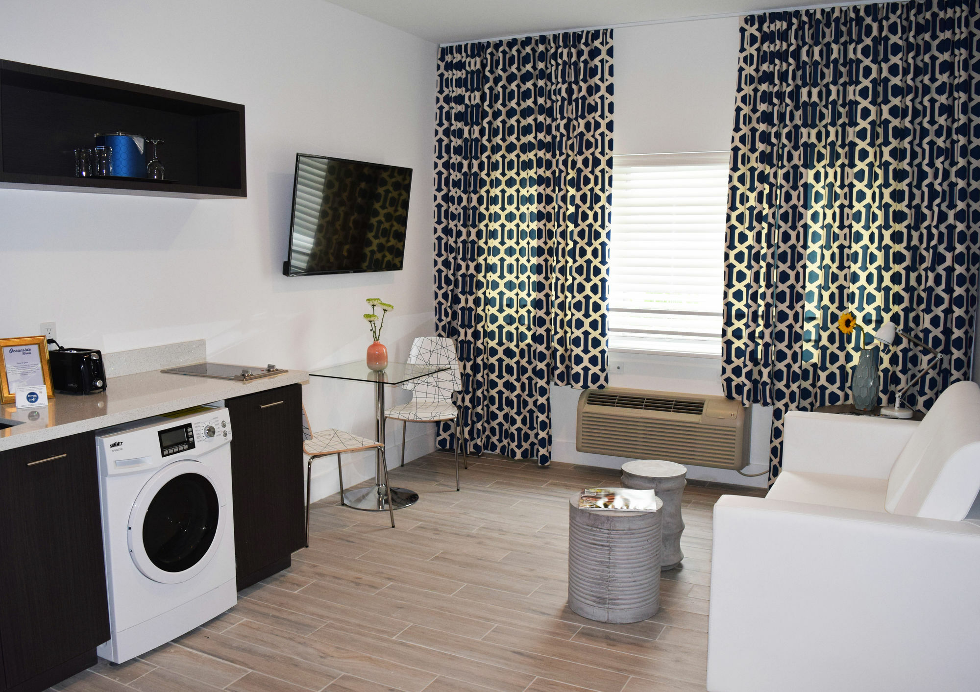 Hotel Oceanside And 3*