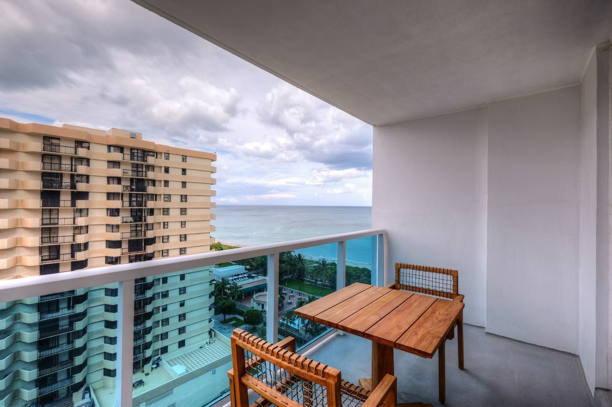 Private Residences 102 24th St Apartment *