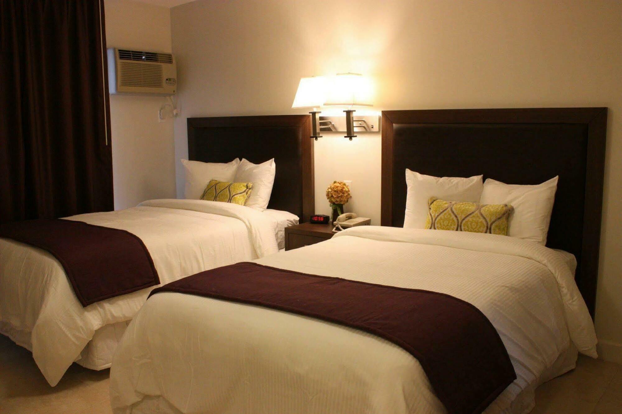 Hotel Collins Miami Beach