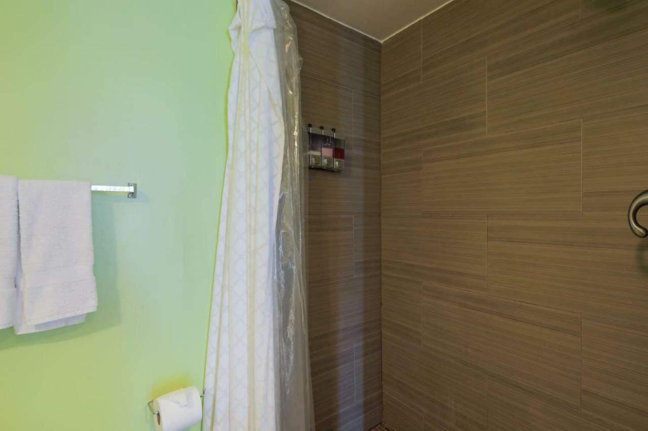 Gorgeous Studio1bath 1 Block To The Ocean *