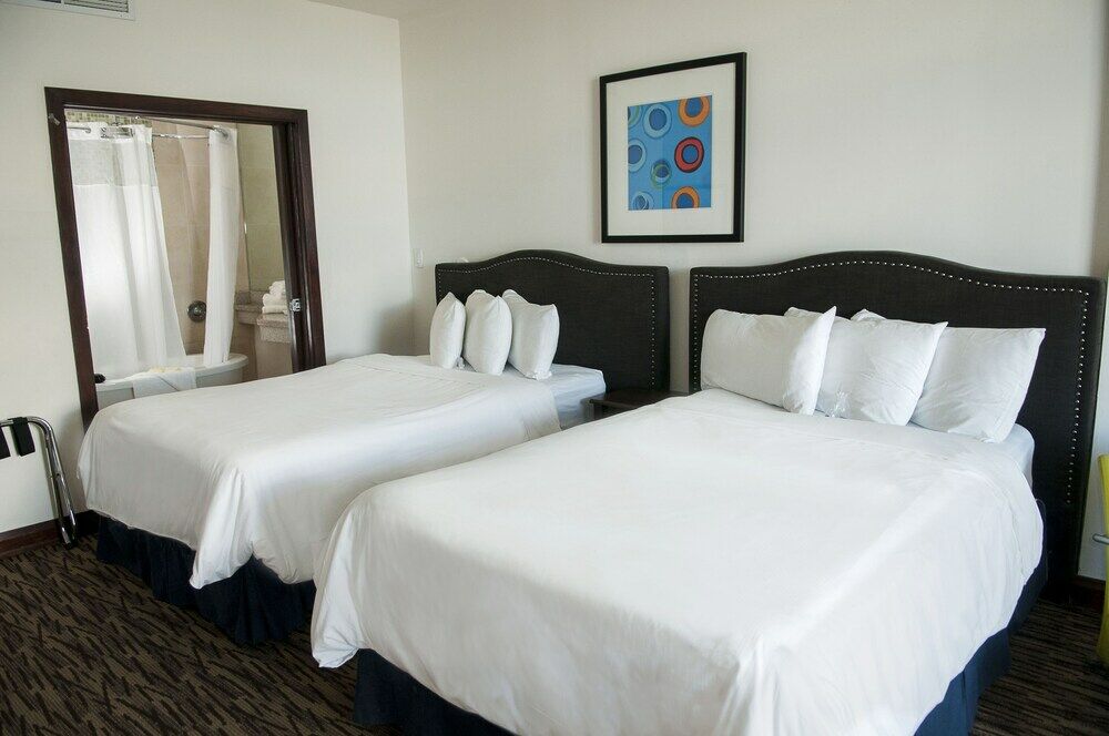 Congress Suites At The Strand Hotel 3*