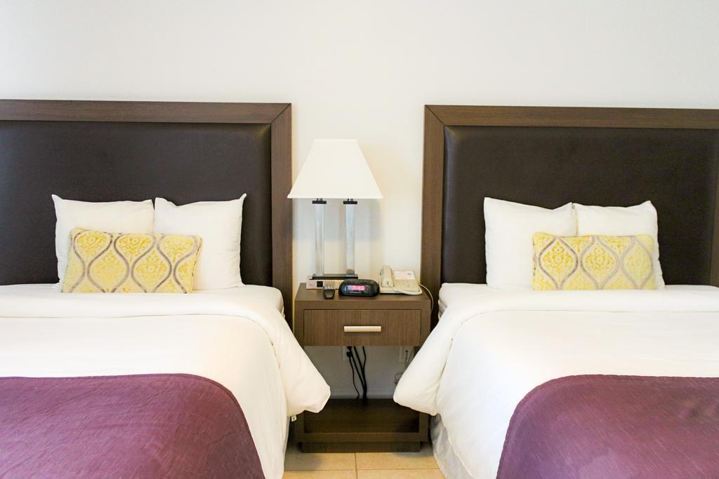 Hotel Collins