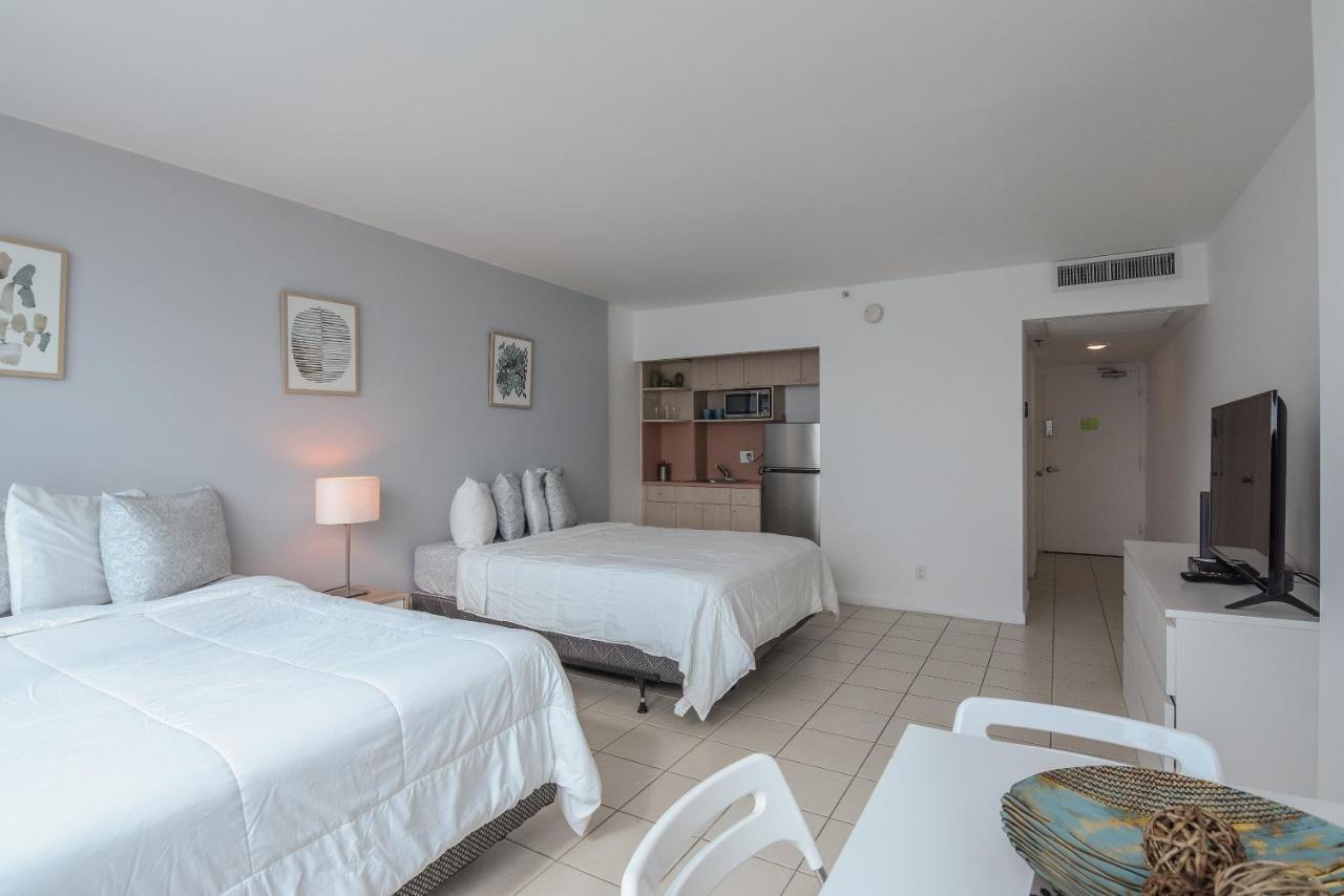 Castle Beach Suites By Vacation Media 2*