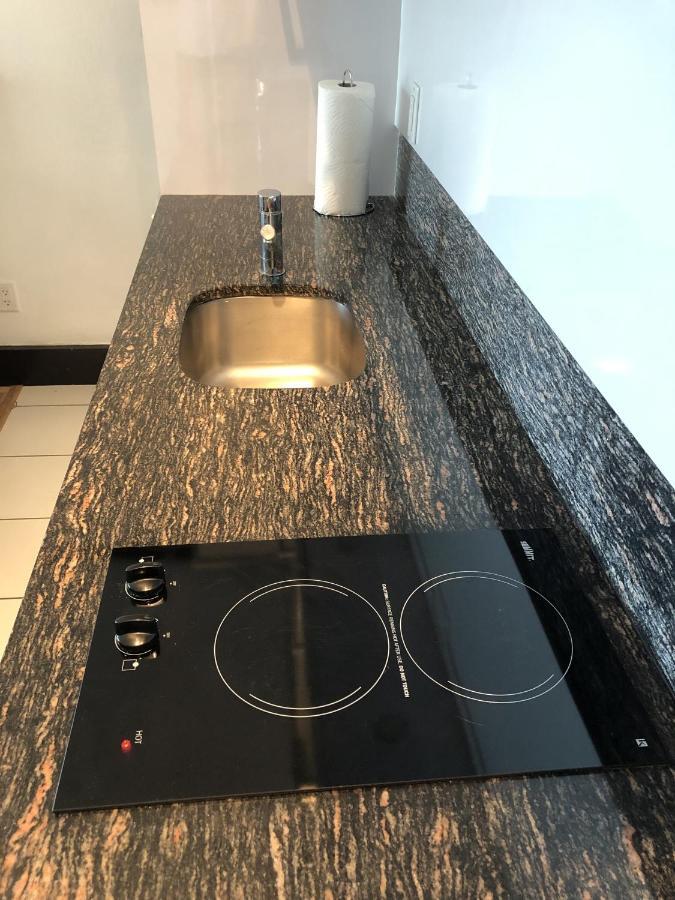 Oceanfront Studio Casablanca Miami Apartment *