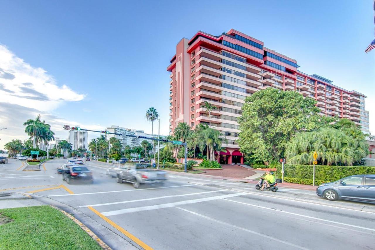 Alexander 1211 Beachfront With Direct Access, 2 Pools, Sauna, Gym * Miami Beach