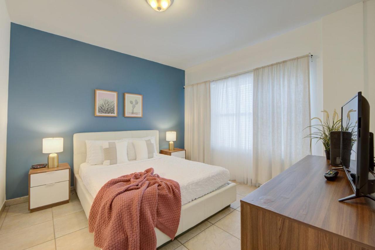 918 Ocean Drive Apartment