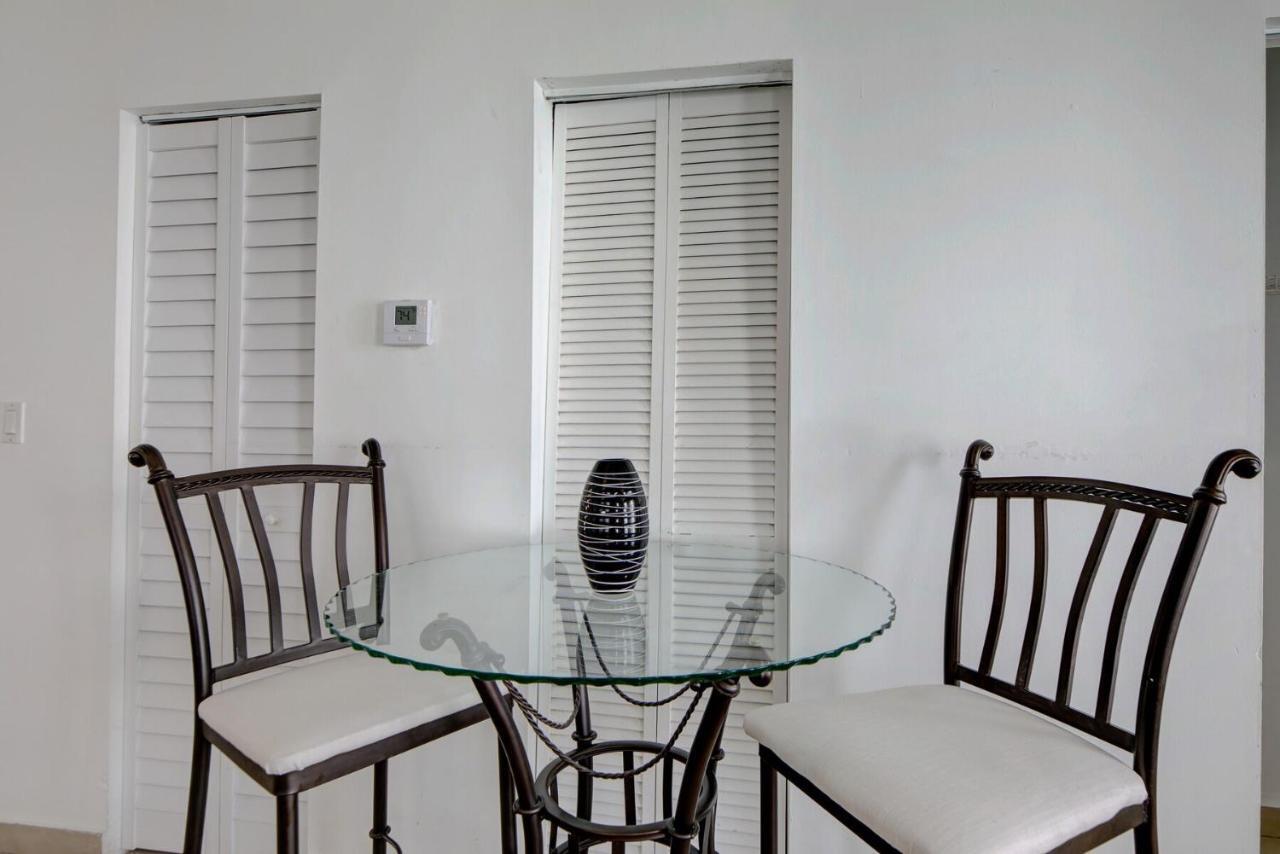 918 Ocean Drive * Miami Beach