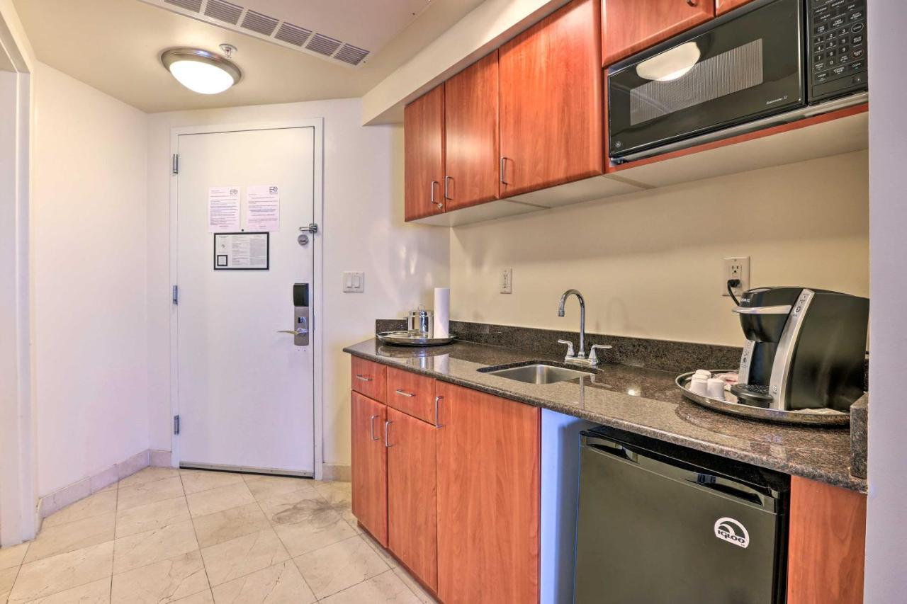 Sunny Isles High Rise With And Pool Access *